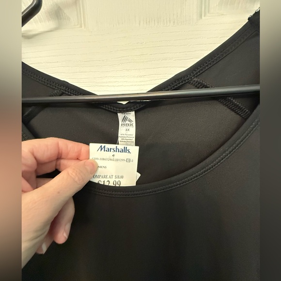 Women’s Short Sleeve Top - Picture 2 of 4